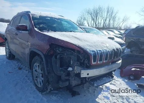 2017 Jeep Cherokee Latitude 4X4 z USA, uszkodzony, nr VIN 1C4PJMCS8HW587279